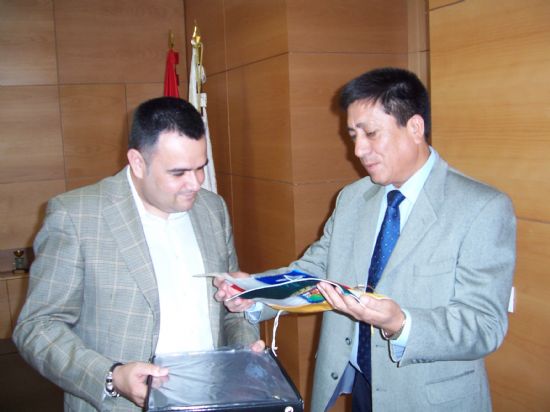 EL ALCALDE DE TOTANA RECIBE A UNA DELEGACIÓN DE CHILE QUE VISITA LA LOCALIDAD PARA CONOCER EL FUNCIONAMIENTO DEL PARQUE DE EDUCACIÓN VIAL, Foto 7