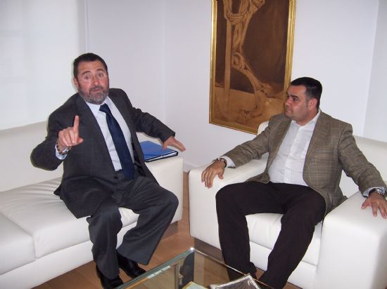 EL AYUNTAMIENTO Y LA DIRECCIÓN GENERAL DE ARTESANÍA PRESENTAN EL “PROGRAMA DE AYUDAS PARA EL 2008”, DIRIGIDO A LOS ARTESANOS DE LA LOCALIDAD, CON EL FIN DE FOMENTAR ESTE SECTOR, Foto 2