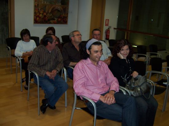 TOMAN POSESIÓN DE SU CARGO LOS MIEMBROS DE LA JUNTA VECINAL DE EL PARETÓN, Y LAS CUATRO MUJERES Y CUATRO HOMBRES, QUE OSTENTARÁN EL CARGO DE ALCALDE PEDÁNEO, DURANTE ESTA LEGISLATURA (2008), Foto 3