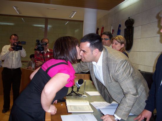 TOMAN POSESIÓN DE SU CARGO LOS MIEMBROS DE LA JUNTA VECINAL DE EL PARETÓN, Y LAS CUATRO MUJERES Y CUATRO HOMBRES, QUE OSTENTARÁN EL CARGO DE ALCALDE PEDÁNEO, DURANTE ESTA LEGISLATURA (2008), Foto 6