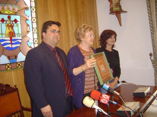 AYUNTAMIENTO OFRECE RECEPCIÓN OFICIAL DELEGACIÓN ALUMNOS FRANCESES INTERCAMBIO ESTUDIANTES IES JUAN DE LA CIERVA , Foto 1
