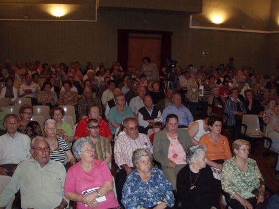 MÁS DE 300 PERSONAS RECOGEN EL CARNÉ DE PERSONAS MAYORES Y PENSIONISTAS, QUE OFRECE NUMEROSOS BENEFICIOS A SUS USUARIOS, Foto 2