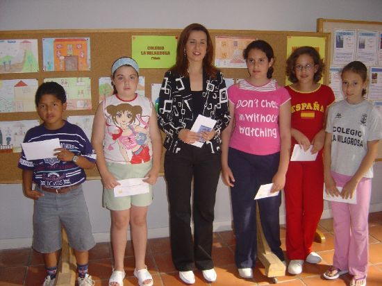 CONCEJALÍA DE INFANCIA Y JUVENTUD ENTREGA LOS PREMIOS A LOS GANADORES DEL CONCURSO DE DIBUJO “LOS DERECHOS DEL NIÑO”, Foto 1