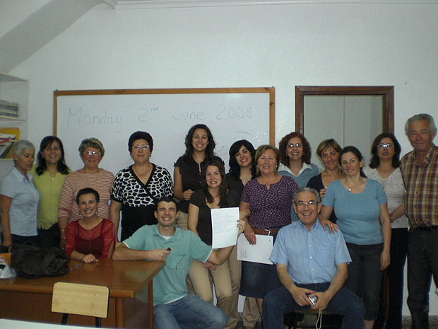 Se clausuraba el curso de Ingles que se ha venido impartiendo en los locales de Comisiones Obreras de Totana, Foto 1