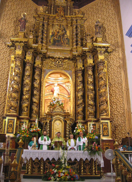 El sacerdote Francisco Javier Flores se va de la Parroquia de Santiago, Foto 1