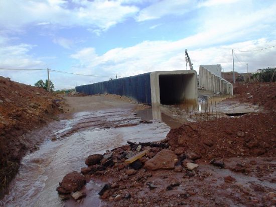 IZQUIERDA UNIDA EN TOTANA DENUNCIA LA IMPROVISACIÓN, CHAPUZAS Y MOLESTIAS A LOS VECINOS QUE ESTÁN SUPONIENDO LAS OBRAS DE LA VARIANTE NORTE, Foto 4