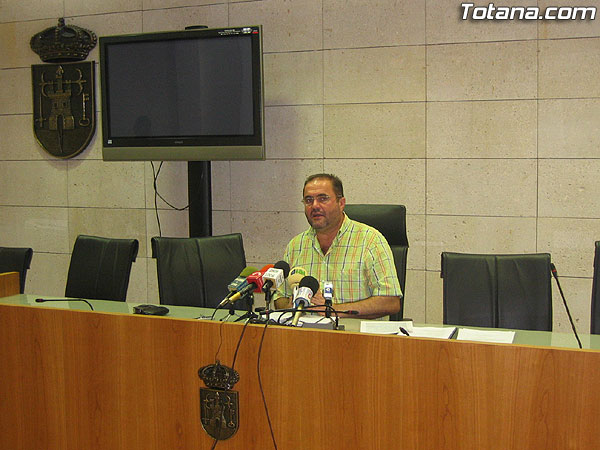 IU+ LOS VERDES OFRECIÓ UNA RUEDA DE PRENSA PARA INFORMAR SOBRE UNA MOCIÓN QUE PRESENTARÁN EN EL PRÓXIMO PLENO SOBRE EL DESARROLLO DE LA LEY DE DEPENDENCIA, Foto 1