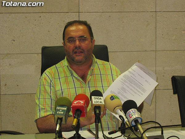 IU+ LOS VERDES OFRECIÓ UNA RUEDA DE PRENSA PARA INFORMAR SOBRE UNA MOCIÓN QUE PRESENTARÁN EN EL PRÓXIMO PLENO SOBRE EL DESARROLLO DE LA LEY DE DEPENDENCIA, Foto 2