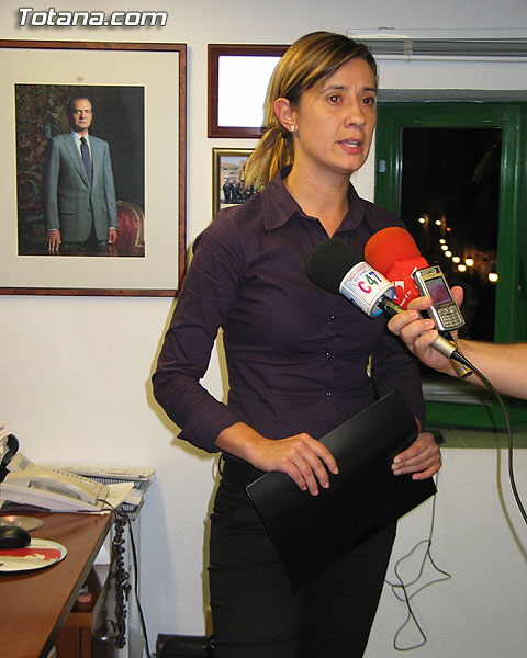 PRESENTAN EL ANTEPROYECTO DEL “CENTRO DE RECURSOS JUVENILES” A LAS ASOCIACIONES QUE TRABAJAN CON JÓVENES DEL MUNICIPIO, Foto 1