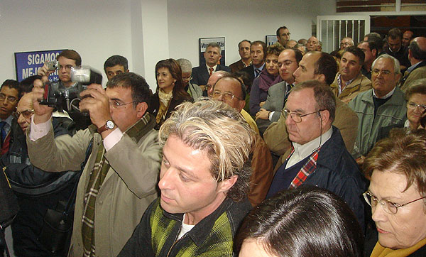 EL PRESIDENTE DEL PARTIDO POPULAR Y LA DE NUEVAS GENERACIONES DE TOTANA ASISTEN AL ACTO DE INAUGURACIÓN DE LA NUEVA SEDE DEL PP DE ALHAMA, QUE PRESIDIÓ VALCÁRCEL, Foto 2