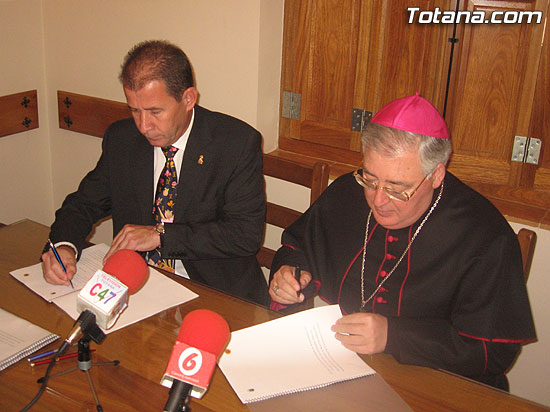 EL ALCALDE Y EL OBISPO DE CARTAGENA SUSCRIBIERON UN CONVENIO PARA RESTAURAR LA ERMITA DE NUESTRA SEÑORA DEL ROSARIO EN LA PEDANÍA DE EL PARETÓN-CANTAREROS, Foto 4