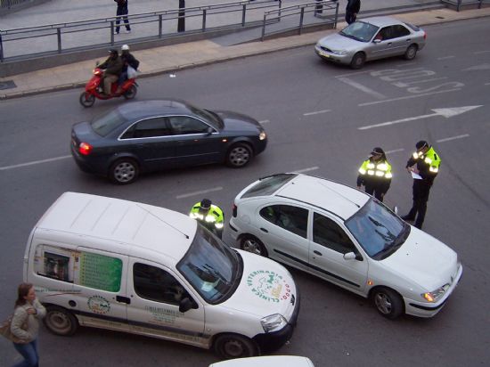 EL AYUNTAMIENTO DE TOTANA SE ADHIERE A LA CAMPAÑA INFORMATIVA NACIONAL SOBRE EL CONTROL DEL CINTURÓN DE SEGURIDAD QUE LLEVARÁ A CABO LA DIRECCIÓN GENERAL DE TRÁFICO DESDE EL 11 AL 24 DE FEBRERO, Foto 2