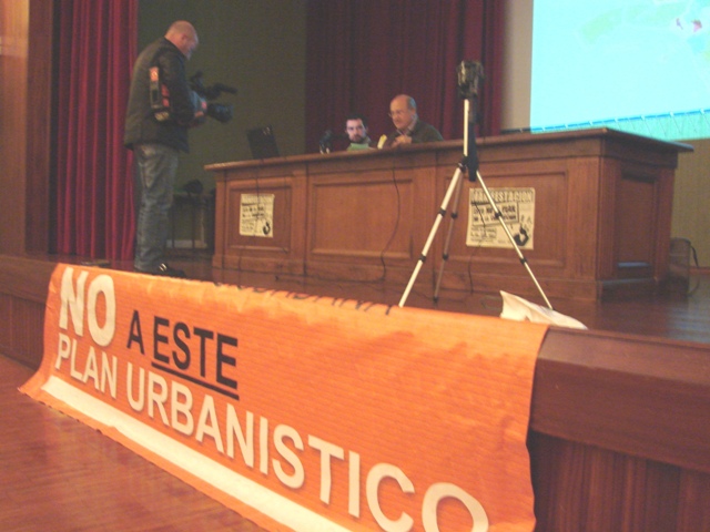 EL CENTRO SOCIOCULTURAL LA CÁRCELACOGIÓ LA CHARLA “EL URBANISMO DE TOTANA EN EL MARCO REGIONAL”, ORGANIZADA POR LA PLATAFORMA “NO A ESTE PLAN URBANÍSTICO”, Foto 1