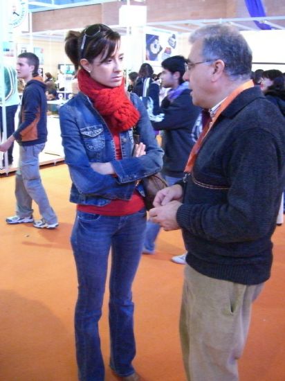 LOS JÓVENES PARTICIPANTES DEL PIP DE OPERARIO DE CARPINTERÍA VISITAN EL VIII SALÓN DEL ESTUDIANTE EN LORCA Y LA II FERIA DE FORMACIÓN PROFESIONAL EN MURCIA, Foto 3