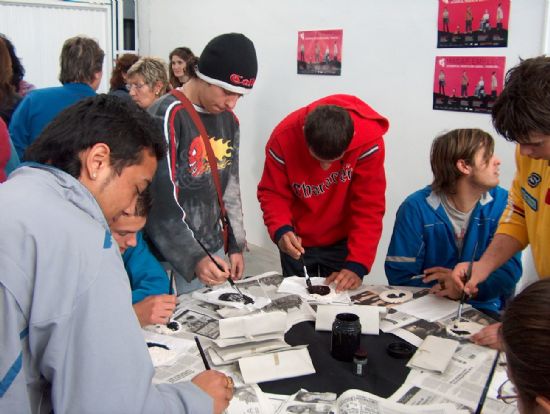 ORGANIZAN UN “TALLER DE PINTURA DE FIGURAS DE ESCAYOLAS” EN EL CENTRO DE DESARROLLO LOCAL CON MOTIVO DEL DÍA INTERNACIONAL DE LA MUJER, Foto 3
