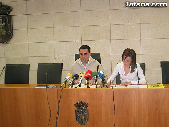 LA CONCEJAL DE FESTEJOS , MUJER, INFANCIA Y JUVENTUD, JOSEFA MARÍA SÁNCHEZ MÉNDEZ, OFRECIÓ UNA RUEDA DE PRENSA PARA HACER BALANCE DE SU GESTIÓN EN LA PRESENTE LEGISLATURA, Foto 2