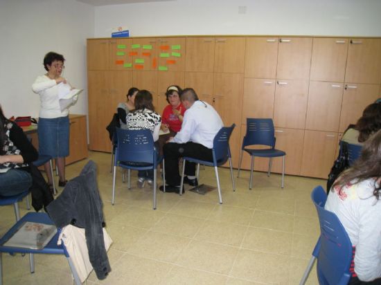 EL CURSO DE “FORMACIÓN DE VOLUNTARIADO EN ÁMBITOS EDUCATIVOS”, ORGANIZADO POR EL COLECTIVO PARA LA PROMOCIÓN SOCIAL “EL CANDIL”, CUENTA CON LA PARTICIPACIÓN DE UN TOTAL DE VEINTISIETE VOLUNTARIOS, Foto 6