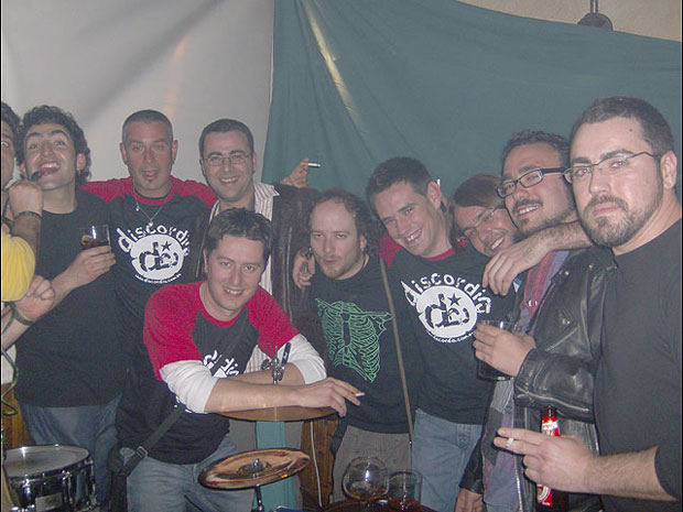 Llenazo en la presentación del nuevo disco de DISCORDIA, Con el filo de la lengua, Foto 1