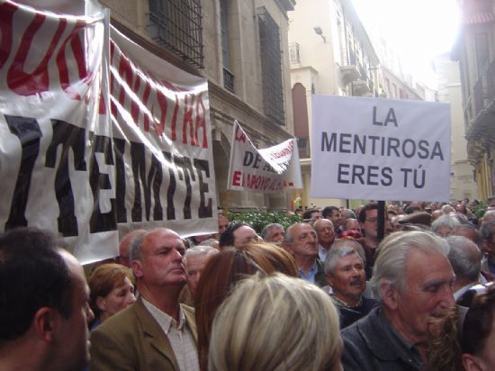 MÁS DE UN CENTENAR DE REGANTES TOTANEROS APOYAN LA MOVILIZACIÓN EN DEFENSA DEL TRASVASE TAJO-SEGURA EN MURCIA   , Foto 1