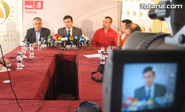 ENCUENTRO-DESAYUNO DE PEDRO SAURA (SECRETARIO GENERAL DEL PSRM-PSOE Y DIPUTADO EN EL CONGRESO) CON LOS MEDIOS DE COMUNICACIÓN, Foto 2