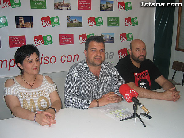 IU + LOS VERDES OFRECIERON UNA RUEDA DE PRENSA PARA INFORMAR DE SUS PROPUESTAS EN MATERIA DE INFRAESTRUCTURAS, Foto 1