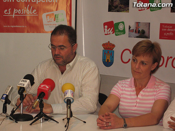 IU + LOS VERDES OFRECIÓ UNA RUEDA DE PRENSA PARA HACER UNA VALORACIÓN DE LA PRECAMPAÑA, ASÍ COMO PARA MARCAR LAS LÍNEAS DE LA CAMPAÑA ELECTORAL, Foto 2