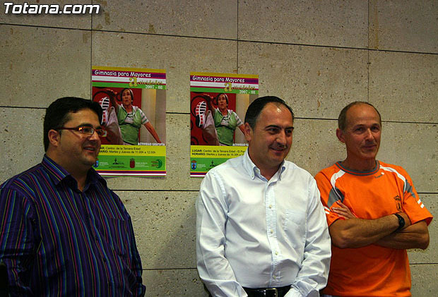 ORGANIZAN UN PROGRAMA ESPECIAL DE ACTIVIDADES DEPORTIVAS PARA LAS PERSONAS MAYORES QUE SE IMPARTIRÁ DURANTE LOS MESES DE MAYO Y JUNIO EN LOS CENTROS DE LA TERCERA EDAD, Foto 1