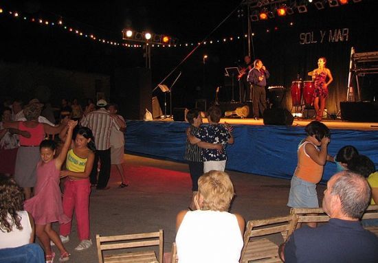 LOS VECINOS DE LAS LOMAS DE LA CRUZ-PARETÓN CELEBRAN LAS FIESTAS EN HONOR A NUESTRA SEÑORA LA VIRGEN DEL CARMEN ESTE FIN DE SEMANA CON UN AMPLIO PROGRAMA DE ACTIVIDADES, Foto 1