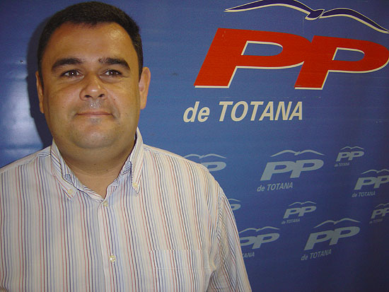 EL PARTIDO POPULAR DE TOTANA DENUNCIA QUE UNA CONCEJAL DE IU HACE DEJACIÓN DE SUS FUNCIONES AL NEGARSE A RECOGER SISTEMÁTICAMENTE CITACIONES DE COMISIONES INFORMATIVAS Y PLENOS, Foto 1