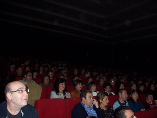 MÁS DE 700 ESPECTADORES ASISTEN A LA PUESTA EN ESCENA DE LA OBRA CÓMICA “DESNUDOS EN LA COCINA” QUE HA TEBNIDO LUGAR ESTE FIN DE SEMANA EN EL CINE VELASCO (2007), Foto 9