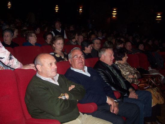 LA MÚSICA POPULAR CON SABOR LATINO Y ENTRAÑABALE DEL GRUPO “LOS PARRANDBOLEROS” SEDUCE A UN PÚBLICO TOTANERO QUE COMPLETÓ EL AFORO DEL CINE VELASCO, Foto 5