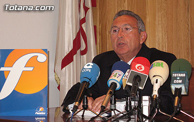 EL AYUNTAMIENTO ORGANIZA ESTE SÁBADO EL II MARATÓN ACUÁTICO A BENEFICIO DE LA ASOCIACIÓN ESPAÑOLA LUCHA CONTRA EL CÁNCER EN TOTANA   , Foto 3