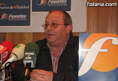 EL AYUNTAMIENTO ORGANIZA ESTE SÁBADO EL II MARATÓN ACUÁTICO A BENEFICIO DE LA ASOCIACIÓN ESPAÑOLA LUCHA CONTRA EL CÁNCER EN TOTANA   , Foto 4