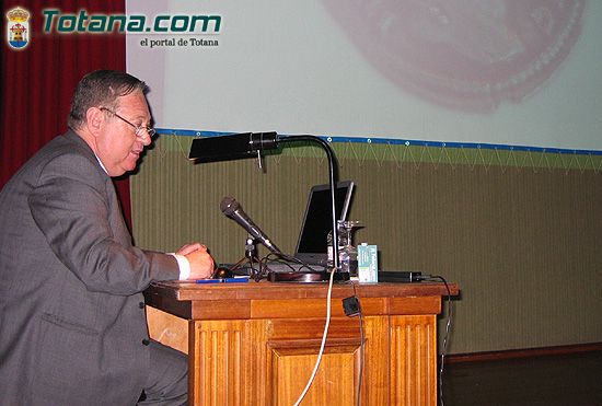 El director de Museo Nacional de Arte Romano de Mérida pronuncia conferencia magistral sobre la figura de Santa Eulalia de Mérida, Foto 2