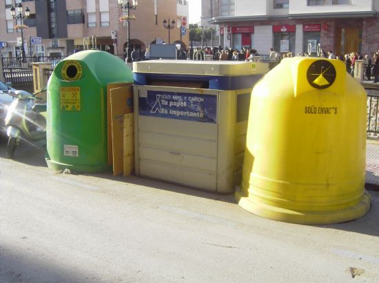 LA CONCEJALÍA DE MEDIO AMBIENTE INICIA UNA CAMPAÑA INFORMATIVA DE SENSIBILIZACIÓN AMBIENTAL SOBRE EL RECICLAJE DE RESIDUOS EN TOTANA, Foto 1