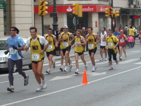 EL CLUB ATLETISMO TOTANA-OPTICA SANTA EULALIA EN LA X MEDIA MARATÓN “CIUDAD DE ORIHUELA”, Foto 2