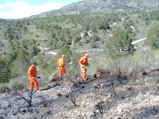 EFECTIVOS DE PROTECCIÓN CIVIL DE TOTANA PARTICIPAN EN LAS LABORES DE EXTINCIÓN DEL INCENDIO EN LA SIERRA DE CARRASCOY   , Foto 3
