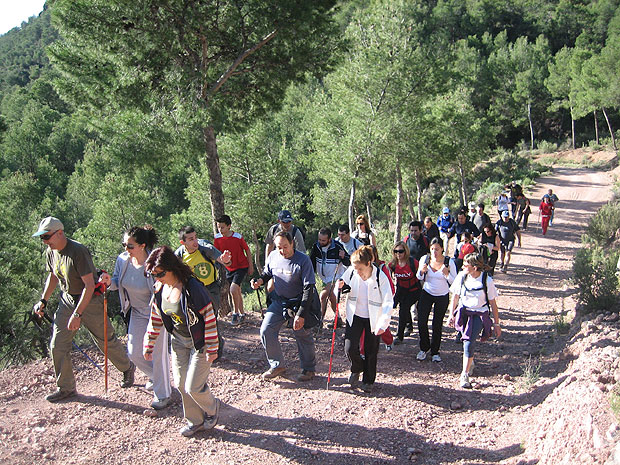 EL CLUB SENDERISTA DE TOTANA REALIZÓ LA RUTA POR LAS PAREDES NEGRAS, Foto 1