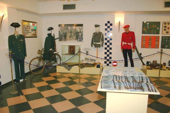 UNAS 5.000 PERSONAS VISITAN LA I EXPOSICIÓN DE MATERIAL POLICIAL ORGANIZADA POR LA POLICÍA LOCAL DE ESTA LOCALIDAD   , Foto 5
