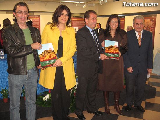 LA PRESENTACIÓN DEL LIBRO “HACIA LA CONQUISTA DEL PODER: EL CONFLICTO COMUNERO EN ALEDO-TOTANA (1520-1523)” INAUGURA LA EXPOSICIÓN “TOTANA EN SU HISTORIA”, Foto 1