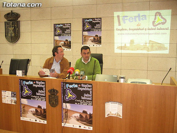 MÁS DE UNA VEINTENA DE STANDS PARTICIPAN EN LA I FERIA DE EMPLEO, SEGURIDAD Y SALUD LABORAL, CIUDAD DE TOTANA QUE TENDRÁ LUGAR LOS DÍAS 26 Y 27 DE ABRIL EN LA PLAZA DE LA BALSA VIEJA, Foto 1