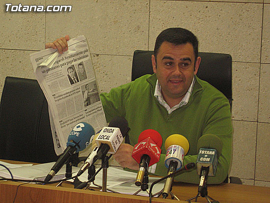 EL CONCEJAL DE HACIENDA, PERSONAL Y EDUCACIÓN, ROQUE MOLINA LEGAZ, OFRECIÓ UNA RUEDA DE PRENSA PARA HACER BALANCE DE SU GESTIÓN., Foto 4
