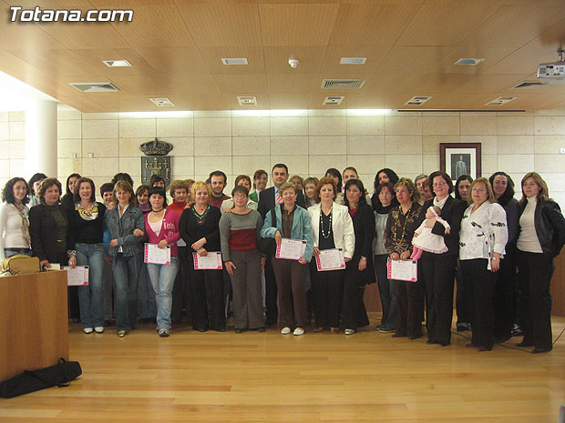 SE CLAUSURA LOS CURSOS DEL PROGRAMA MAGAP-EMPLEO CON LA ENTREGA DE DIPLOMAS A UN CENTENAR DE ALUMNAS, Foto 1