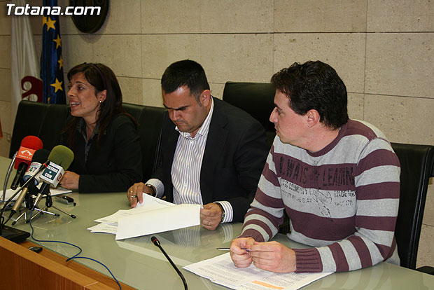 AUTORIDADES MUNICIPALES PRESENTAN A LOS DIFERENTES COLECTIVOS LA CREACIÓN DEL CONSEJO LOCAL PARA EL DESARROLLO ECONÓMICO Y GARANTIZAR LA ESTABILIDAD DE EMPLEO EN EL MUNICIPIO DE TOTANA (2008), Foto 1