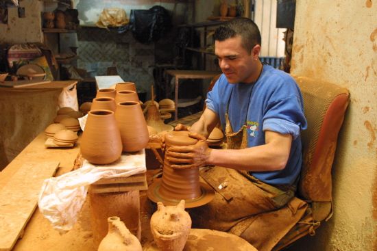 EL AYUNTAMIENTO DE TOTANA VA A RENDIR UN HOMENAJE A LOS ARTESANOS DE TOTANA POR SU TRADICIÓN ALFARERA, Foto 1