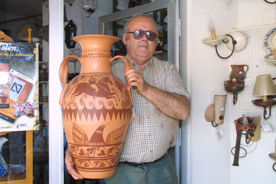 ORGANIZAN EL IV ENCUENTRO DE JÓVENES ARQUITECTOS Y DISEÑADORES CON ARTESANOS DE TOTANA PARA INNOVAR EN LA CREACIÓN DE PRODUCTOS ARTESANOS, Foto 2