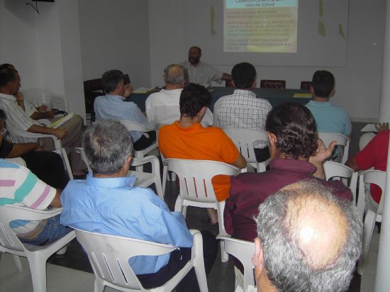 SE PRESENTA EN LA COMUNIDAD DE REGANTES DE TOTANA LA CAMPAÑA CONTRA LA MOSCA DE LA FRUTA QUE SE AMPLÍA A DIEZ MUNICIPIOS, Foto 1