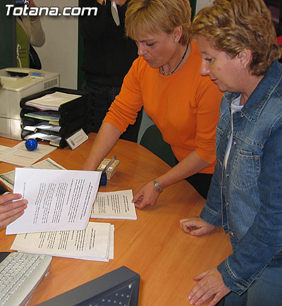 IU INFORMA QUE MÁS DE 500 VECINOS DE TOTANA APOYAN LA MOCIÓN DE IU AL PLENO PARA QUE SE CONTRUYA UNA REDONDA EN LA NACIONAL 340, Foto 2