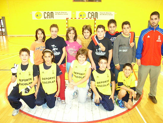 UN TOTAL DE 9 CENTROS DE PRIMARIA DE LA LOCALIDAD PARTICIPAN EN LA PUESTA EN MARCHA DE LOS JUEGOS ESCOLARES CELEBRADOS EN EL PABELLÓN MANOLO IBÁÑEZ Y LA SALA ESCOLAR, Foto 5