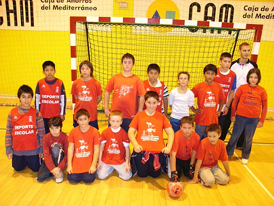 UN TOTAL DE 9 CENTROS DE PRIMARIA DE LA LOCALIDAD PARTICIPAN EN LA PUESTA EN MARCHA DE LOS JUEGOS ESCOLARES CELEBRADOS EN EL PABELLÓN MANOLO IBÁÑEZ Y LA SALA ESCOLAR, Foto 6
